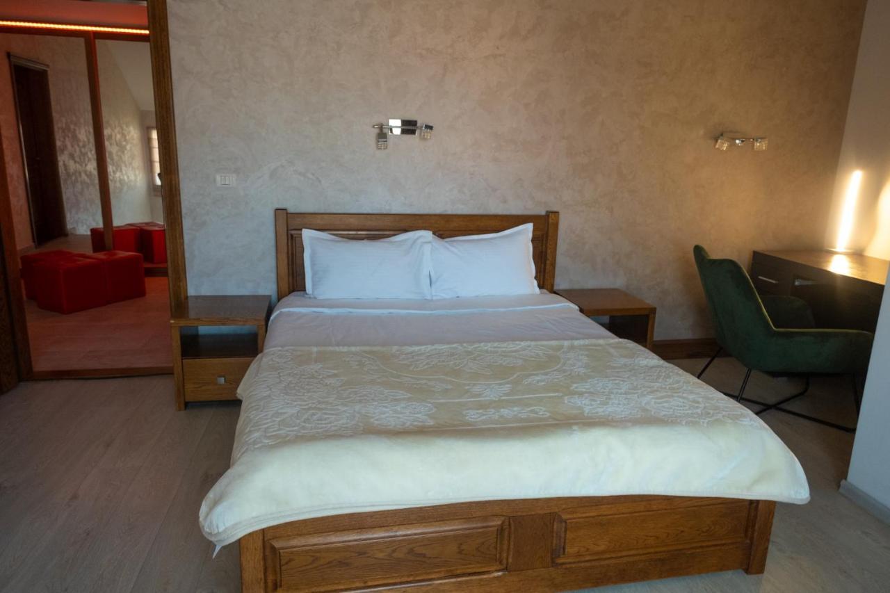 Casa Amaya Bacău Екстериор снимка